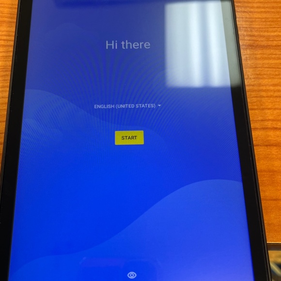 Qlink scepter 8” tablet - Picture 2 of 4